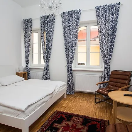 Konukevi Kirchenwirt An Der Weinstrasse - Boutique 3*